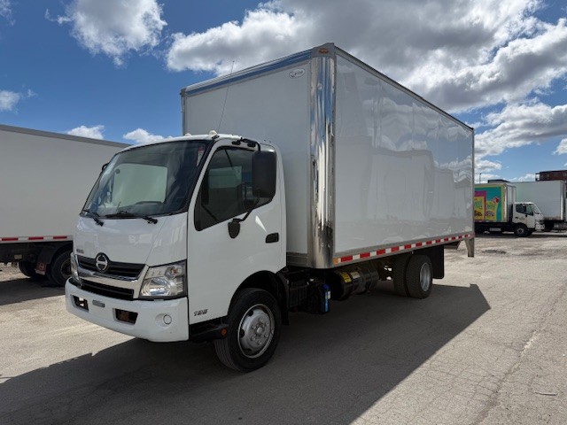 2019 HINO 195