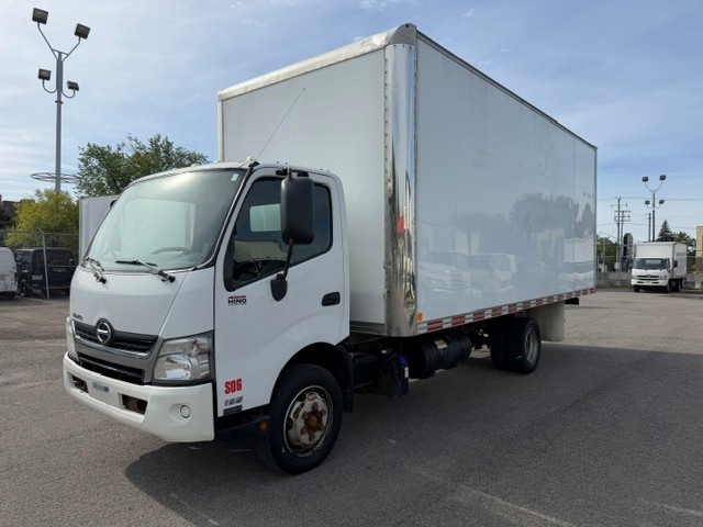 2018 HINO 195