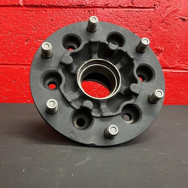 HUB :FR RH AXLE