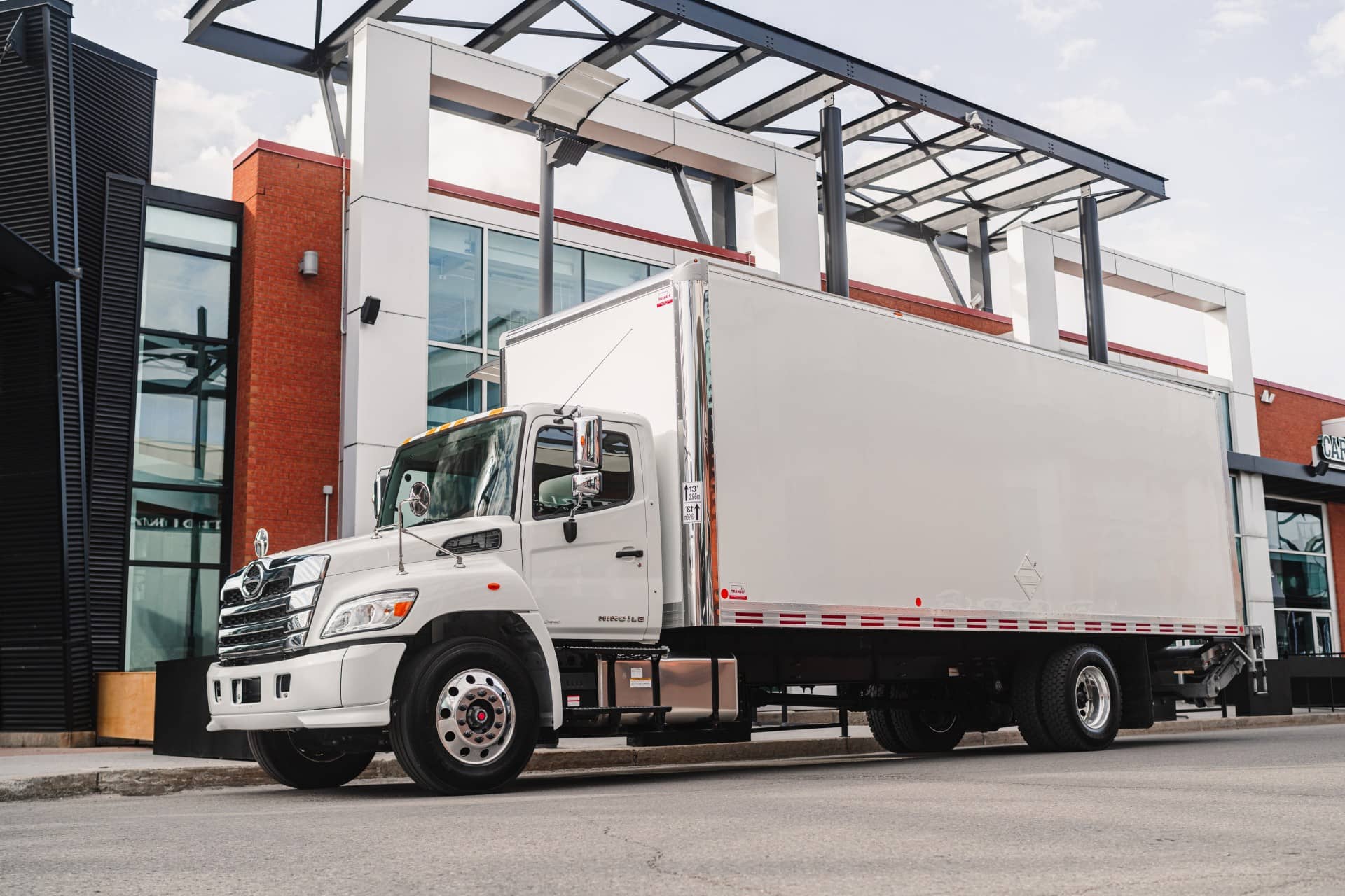 Service Laval Hino